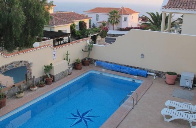 Ferienvilla 'Schöne Villa im Süden' mit Meerblick, Wi-Fi und Klimaanlage