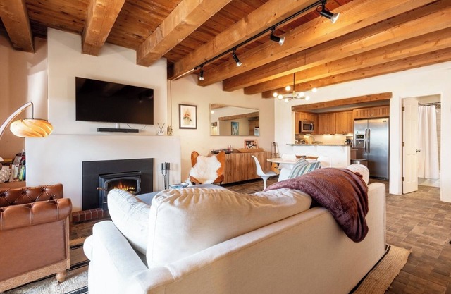 Valdez Vista - Updated 2 Bedroom Condo Close to Skiing