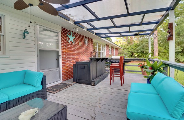 Valdosta Home: Bar, BBQ, Fire Pit + More!