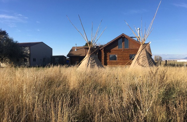 Valley Cabin liegt 8 km vom internationalen Flughafen Bozeman-Yellowstone entfernt