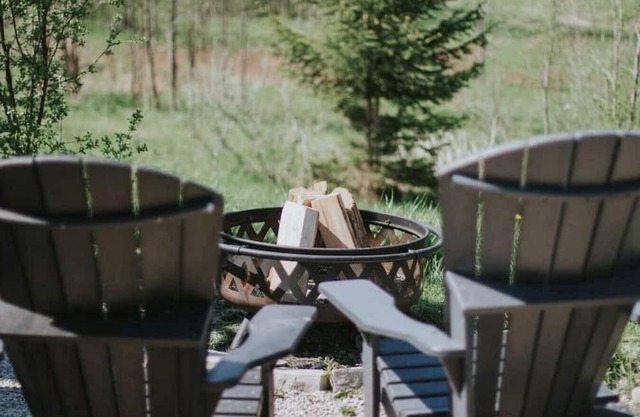 Valley Haven Cottage: Secluded w Hot Tub, Fire Pit
