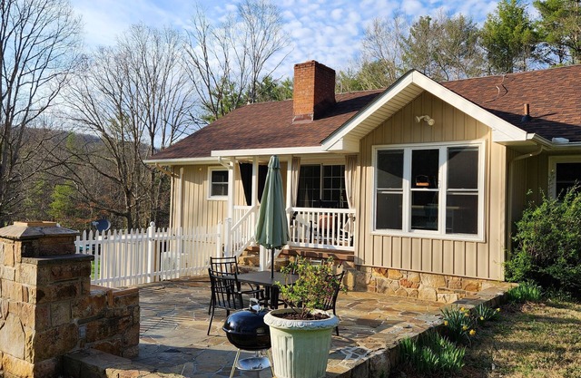 Valley Ridge Retreat, 2-Acres Near Greenbrier, Borders National Forest & Trails