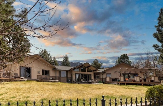 Valley Vistas with unspoiled views. 4 Bed 2.5 Bath