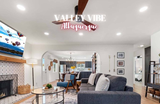 ValleyVibe: Modern Comfort in North Valley - an Irvie Home