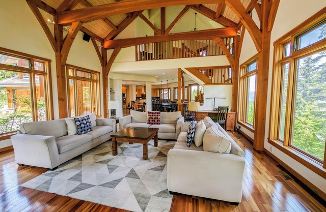Valleyview Chalet: 5-bedroom luxury mountain home