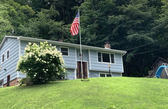 ValleyView-Ultimate 3BR Getaway w/Inground Pool by Fahnestock/Appalachian Trail