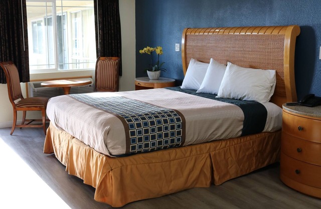 Valli Hi Motel