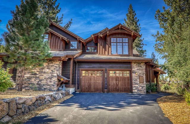 Valmont Vista, Gated Golf Community & Exclusive Club Amenities!