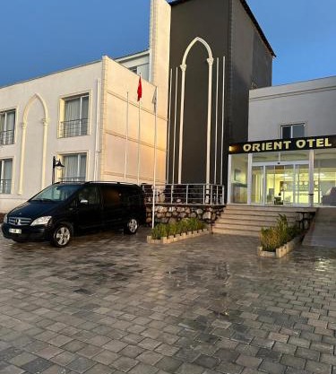Van Orient Hotel