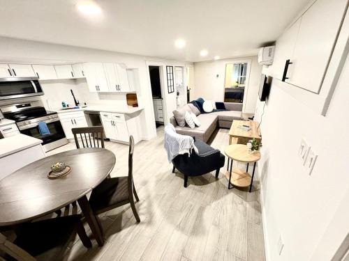 Vancouver House - sleeps 6