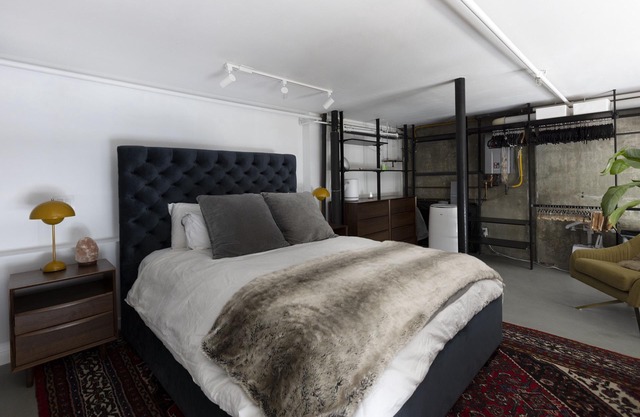 Vancouver Luxury Loft- Furnished