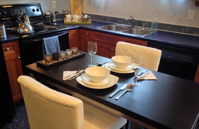 Vancouver Mount Pleasant Garden Suite - central, convenient, convenient, quiet