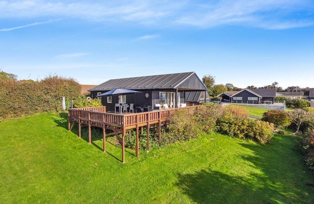 "Vanna" - 500m from the sea by Interhome