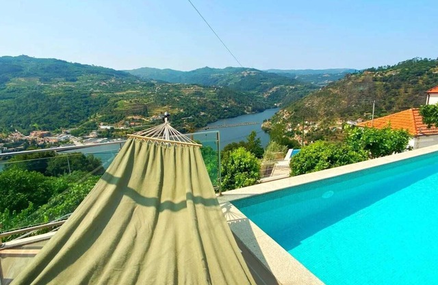 Varanda DO Abelhal / Douro / ST Cruz DO Douro