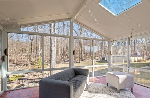 Vast and Stunning 5BR House w Pool
