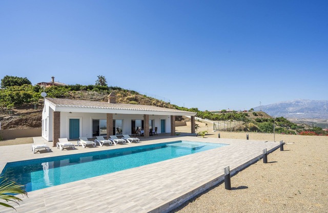 HOUSE VAYAVISTA. Fantastisches Ferienhaus mit Pool.
