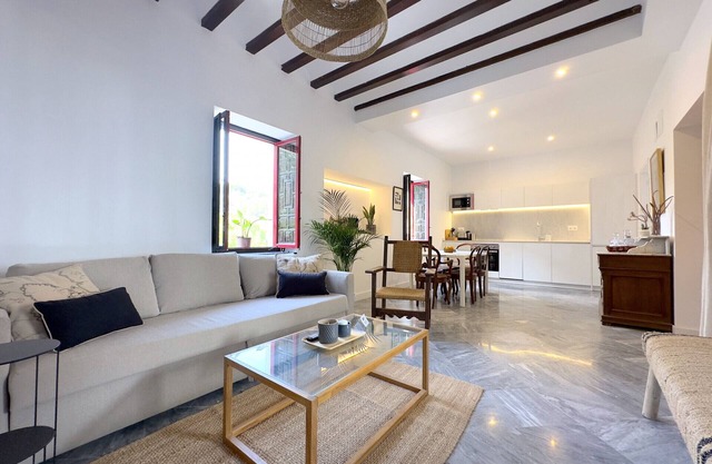 VILLA CLAVERO 6 PAX private apartment, 2 bedrooms, pool, WiFi, parking, garden