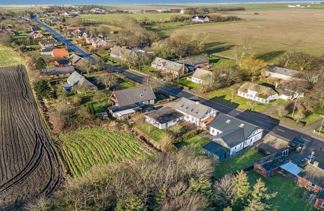 "Veli" - 1.7km from the sea by Interhome
