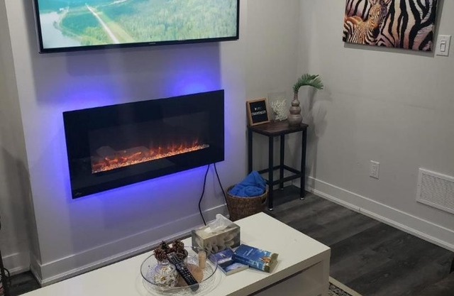Velohome - 3-Bed, 2-Bath Home