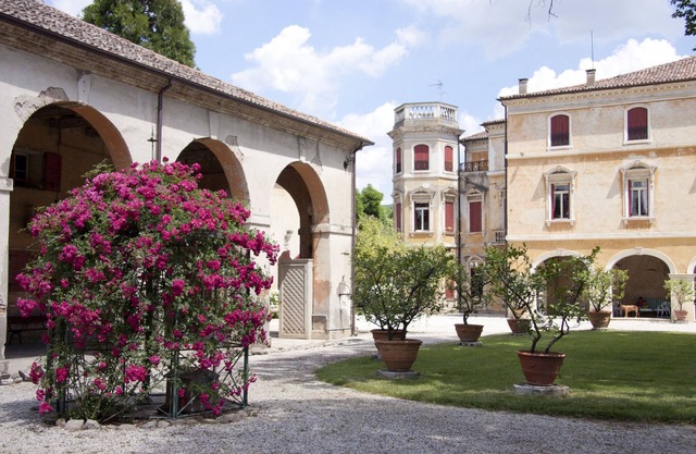 Historische venezianische Villa in einem XVIII Jahrhunderts Garten