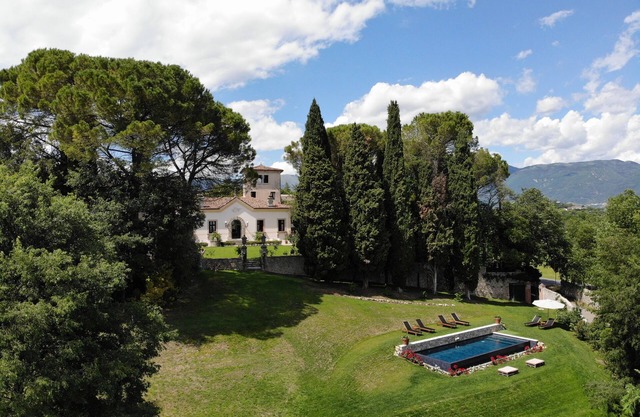 Venetian villa located in the Prosecco hills with private pool