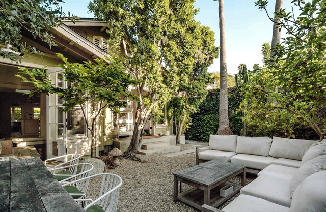 Venice 2BR and Guest Studio with Tub & Garden