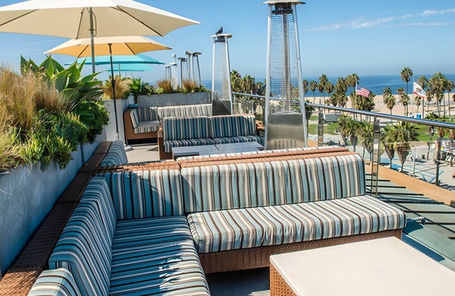 Venice Beach Base w/Balcony | Free Breakfast | Rooftop Lounge | 3 Units