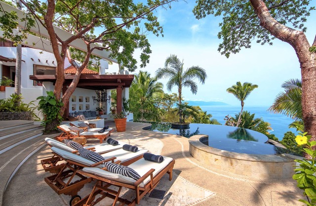 Zeitgenössische Bohemian Retreat, beheizter Infinity-Pool, Koch / Kellner-Service, AC, Wifi, Concierge