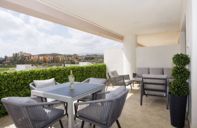 Vera Brand New Penthouse with Pool & Free Parking