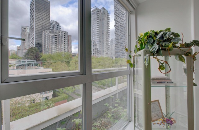 Verde on Beach 💚 | Nature- inspired Studio in Downtown