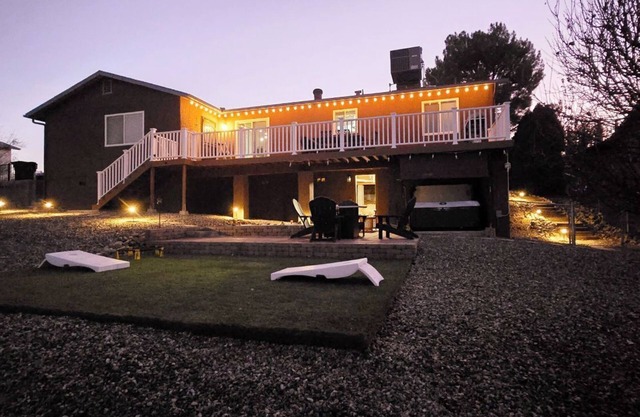 Verde Valley Views - Gameroom, Hot Tub, BBQ grill, Outdoor Fire Table