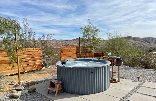 🌵 Verdin's Nest - Romantic Retreat w/ Hot Tub Under the Stars! 🌵