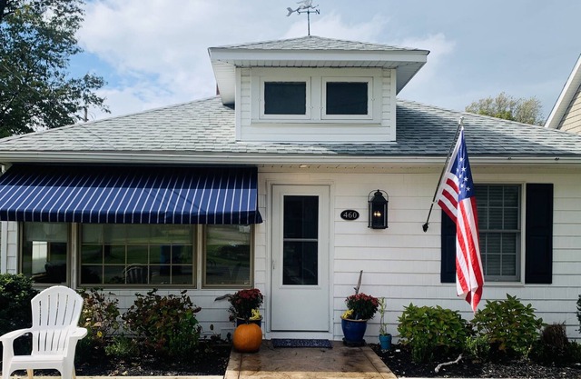 Vermilion Cottage Close to Lake