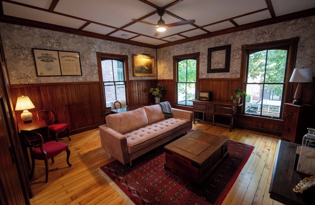 Vermont Downtown Oasis - Two Bedroom in Picturesque Downtown