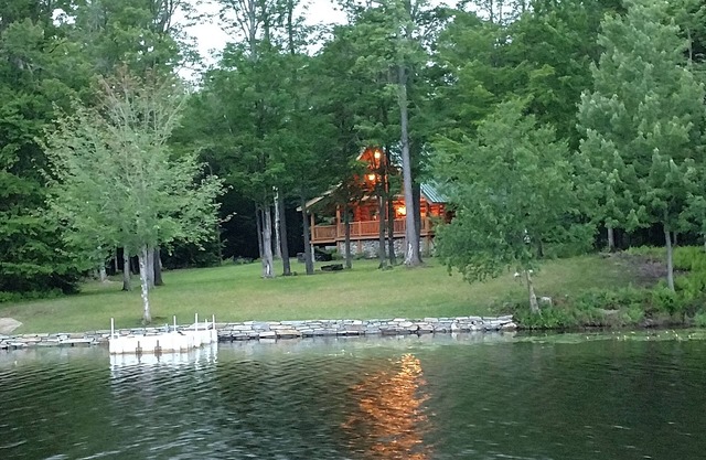 Log Cabin in der Nähe des Berges Schnee