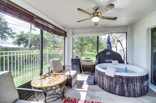 Vero Beach Abode Hot Tub and Fire Pit, Near Boating
