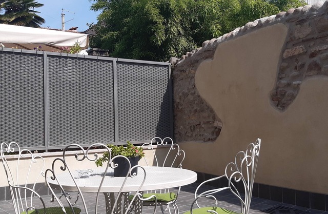 Verona Zentrum, Wohnung mit exklusivem Innenhof, altem Zimmer und Wi-Fi