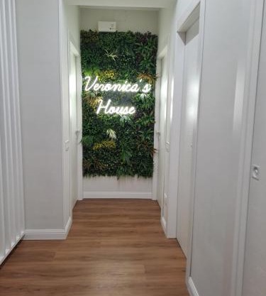 Veronica' s house