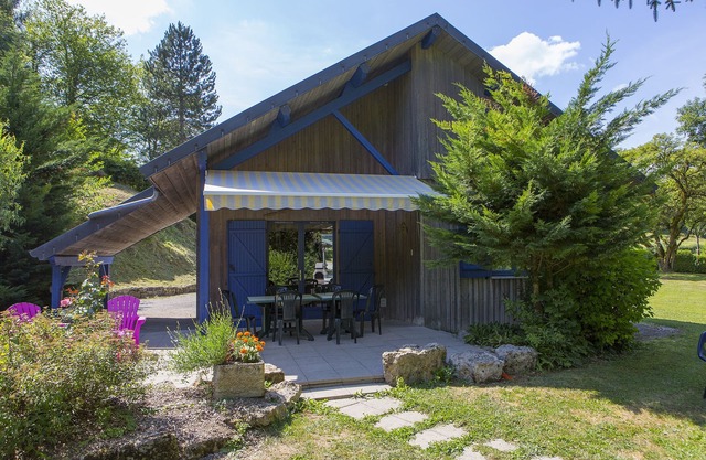 Sehr schönes 3* Chalet am Flussufer, ruhig im Grünen gelegen