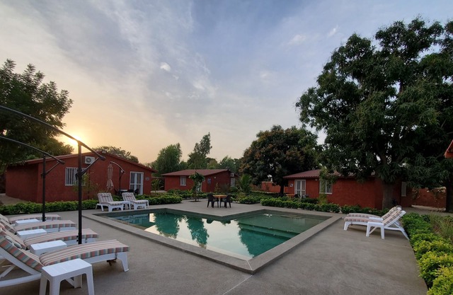 Very beautiful Villa Colibri, 70m2, located at the edge of a swimming pool with paddling pool.