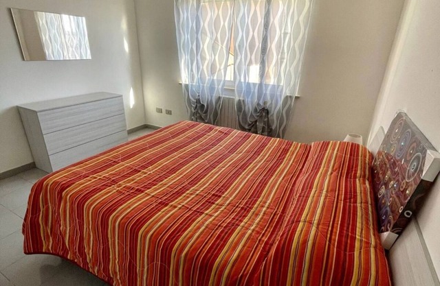 Very bright apartment with parking space, 10 minutes from the beach