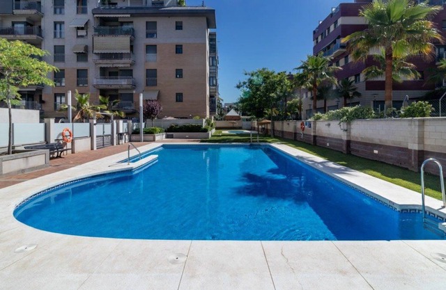 RAINBOW fabelhafte neue Wohnung mit GARAGE WIFI UND SCHWIMMBAD
