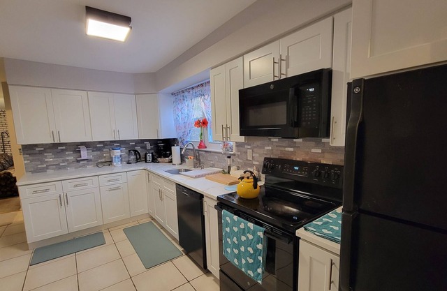 Very cozy, Newly updated house