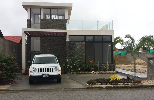 Very nice 2-bedroom house in superb Mahahual with WiFi, AC Home away from home.