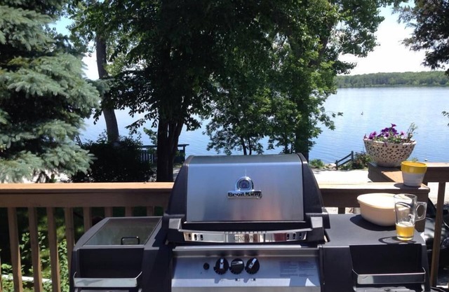 Sehr schönes hundefreundliches Haus direkt am Champlainsee! Natur, frische Luft, BBQ!
