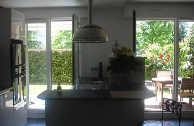 Sehr schön T3 redone Garten Etage Richtung Süden