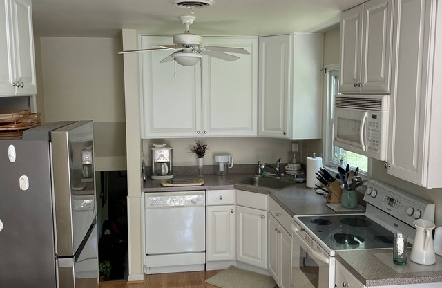 Very nice house on quiet lot, dead end street. Kid friendly neighborhood.