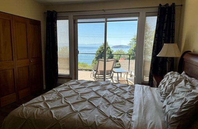 Very Relaxing 3bdr 2bth Home with Gorgeous View