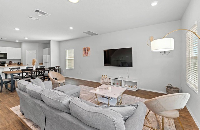 Very Spacious - Luxury High End Home - Sleeps 15