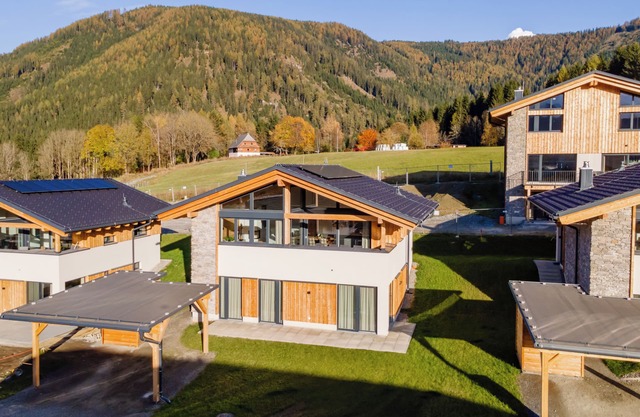 Sehr geräumiges Ski in-Ski out Chalet mit Sauna